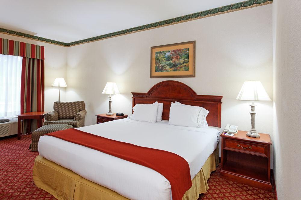 Holiday Inn Express & Suites Tupelo By Ihg Номер фото