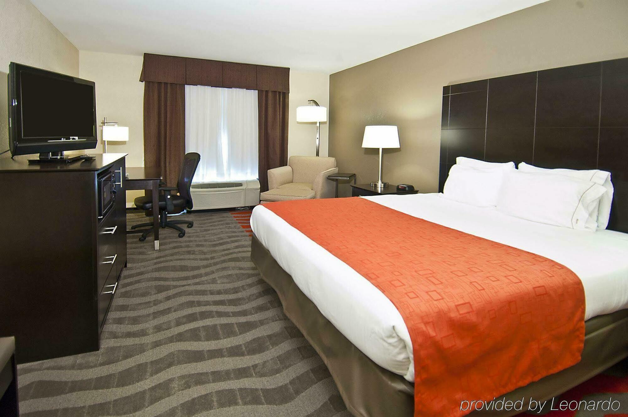 Holiday Inn Express & Suites Tupelo By Ihg Номер фото